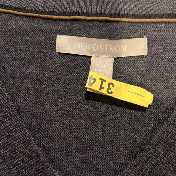 XXL Nordstrom V-neck Grey Xtra Fine Merino wool sweater - Picture 4 of 5